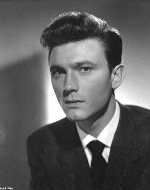 Review of laurence harvey in "The good die young" .